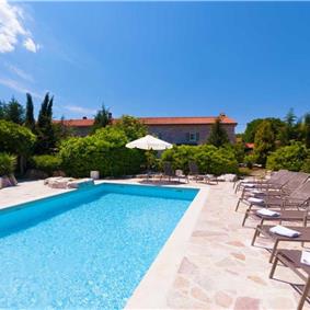 5 Bedroom Istrian Villa Estate with Large Pool and Gardens near Barban, Sleeps 12